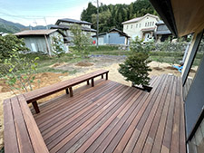 大きなデッキ
