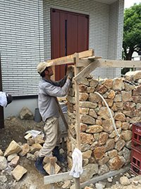 石積み作業