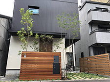 ハードウッド門柱大きな木
