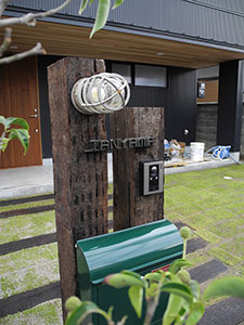 枕木門柱